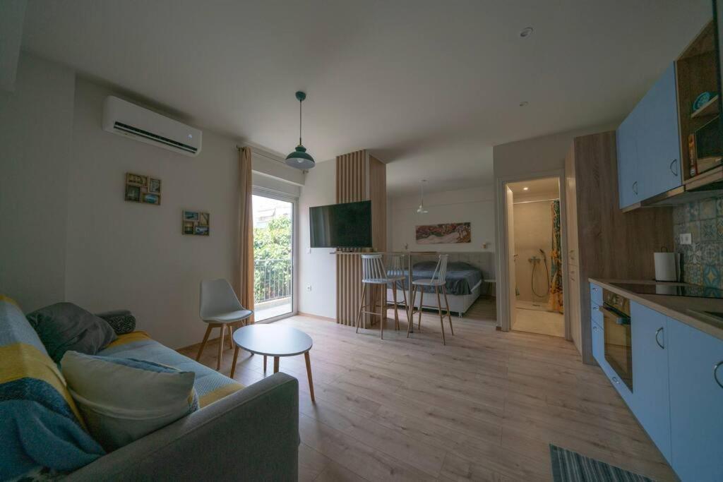Modern In Dafni Up To 3 Prs-4min From Metro * Athens