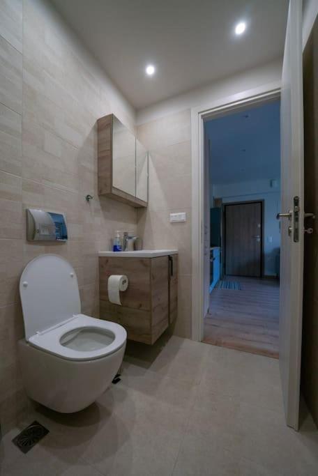 Apartment Modern In Dafni Up To 3 Prs-4min From Metro *